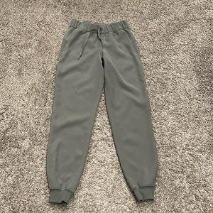 Lululemon On The Fly Jogger Carbon Dust SIZE 2